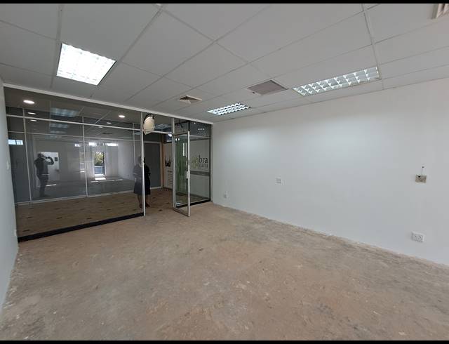 62M² OFFICE TO LET IN CRAIGHALL